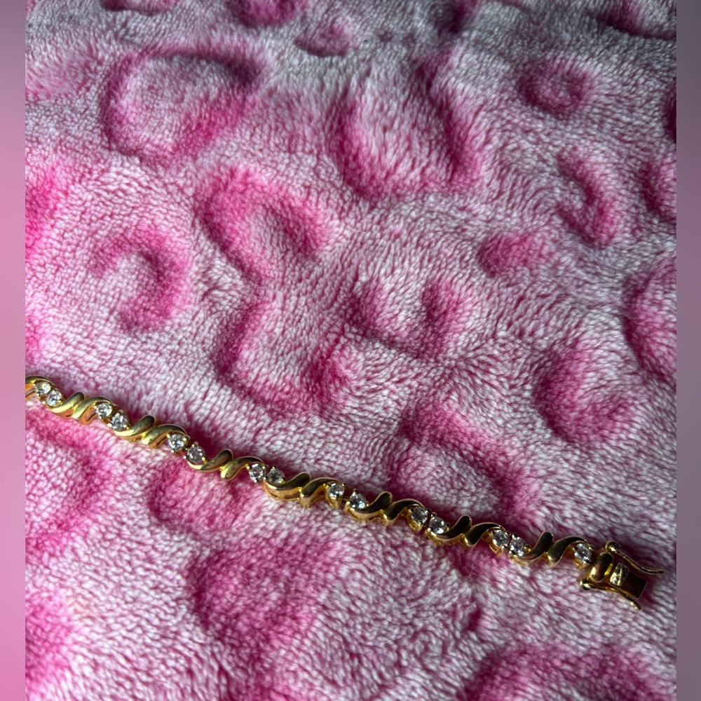 80’s Vintage Avon Tennis Bracelet - Picture 7 of 7